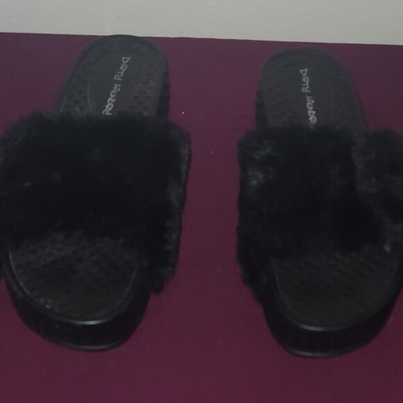 Dirty Laundry Black Fuzzy Slides With Platform Heels Size 7.5 - Picture 1 of 6